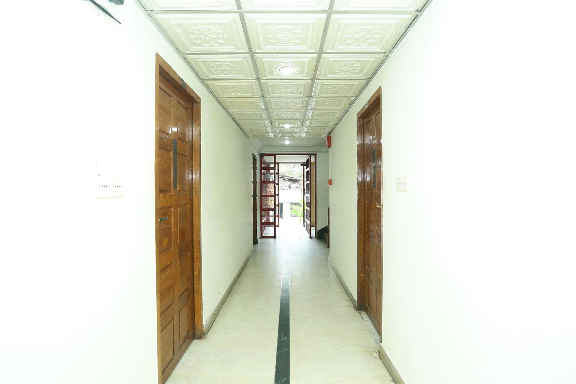Hotel O Oasis Thiruvananthapuram Екстериор снимка